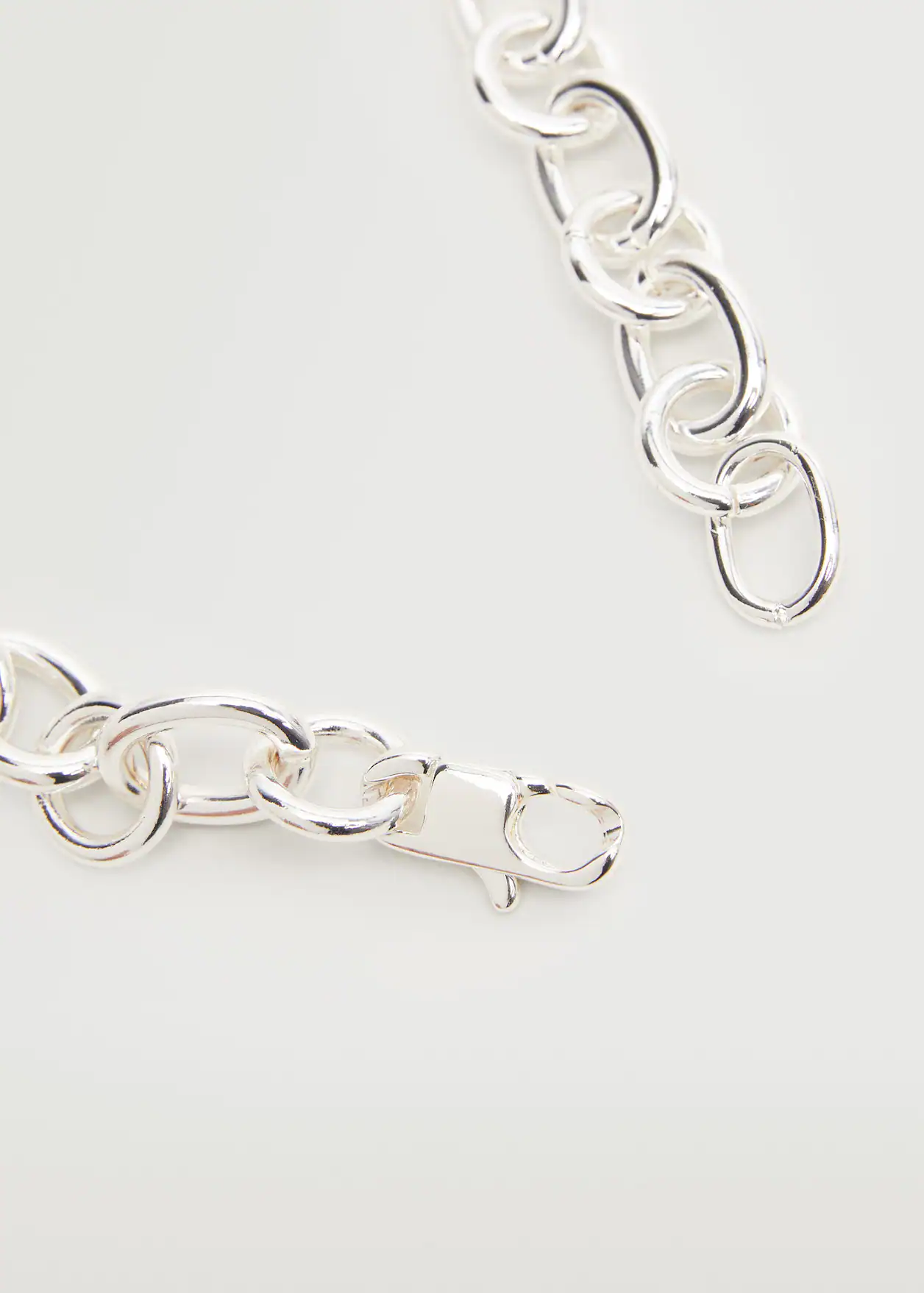 Embossed hoop earrings - Image 4